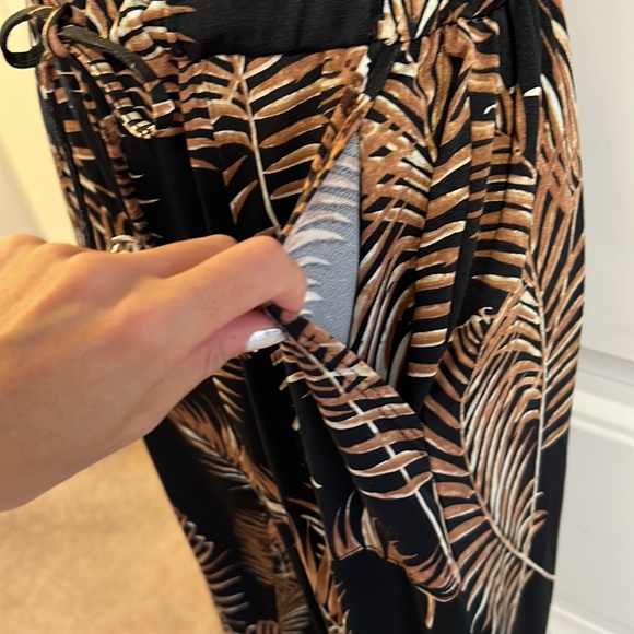 2/$20 Tropical leaf print romper Nicole miller - Picture 8 of 10